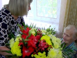 Жительницу Каменского поздравили со 106-летием