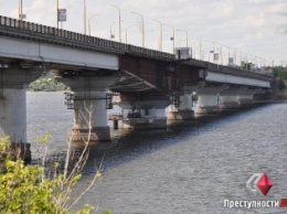В Николаеве мужчина прыгнул с Варваровского моста и погиб