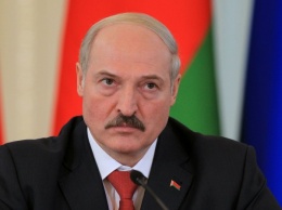 Лукашенко заявил о необходимости иметь мощную армию