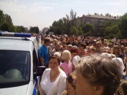 Жители Донецка просят, чтобы прекратили огонь (ВИДЕО)