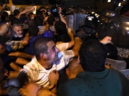 В Ереване полиция устроила "побоище", разгоняя противников пророссийской власти