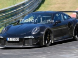 Прототип обновленного Porsche 911 GT2 приступил к дорожным испытаниям