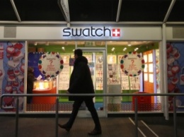 Из-за терактов чистая прибыль Swatch Group в первом полугодии упала на 52%