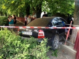 В Мукачево пьяный сотрудник ДАИ, пытаясь уйти от полицейской погони, снес забор детского сада