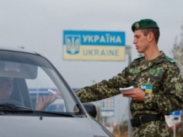 В правительстве Украины обещают создать на админгранице центр админуслуг для крымчан