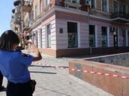 Из "заминированного" банка в центре Одессы эвакуировали людей