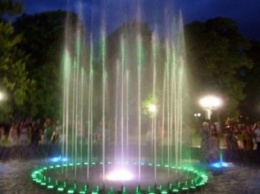 Жителей Чернигова не устраивает репертуар светомузыкального фонтана