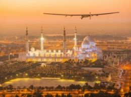 Электросамолет Solar Impulse завершает кругосветное путешествие (ФОТО)