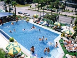 В Сочи в бассейне отеля утонул трехлетний ребенок