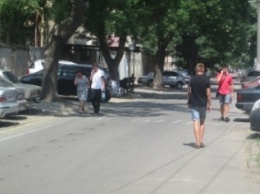 На одесской Молдаванке пешеходная зона «превратилась» в парковку (ФОТО)