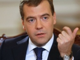 Медведев потребовал пресечь воровство при развитии дорог Крыма
