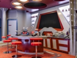 Фанат Star Trek оборудовал дома кинотеатр в стиле корабля Enterprise