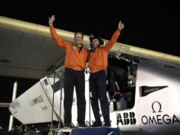 Самолет на солнечной энергии Solar Impulse 2 завершил кругосветное путешествие