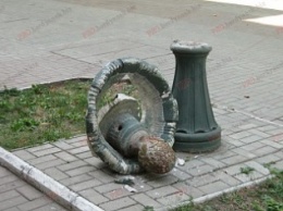 В Бердянске разломали красивый фонтанчик (ФОТО)