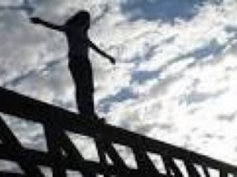 В Днепре женщина прыгнула со Старого моста (ФОТО)
