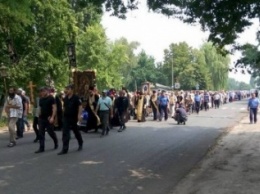 Защищать киевлян от крестного хода УПЦ МП поехали активисты из Чернигова