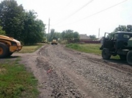 В Мирнограде (Димитрове) приводят в порядок грунтовые дороги