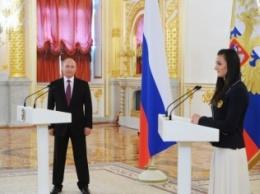 Песков: Путин и Исинбаева общались один на один