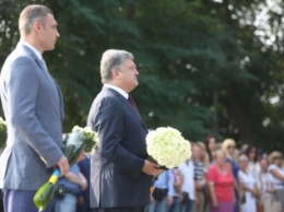 Порошенко призвал украинские церкви дать четкую оценку событиям на Донбассе