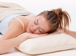 Ученые: Летом человеку не хватает времени для сна