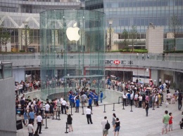Apple запретила китайцам копировать дизайн цилиндрического Apple Store