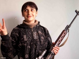 Женщина-снайпер рассказала, как она превратилась из работника налоговой службы в пророссийского палача