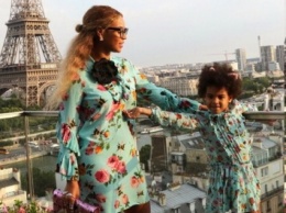 Бейонсе с дочкой снялись в нежной фотосессии в Париже