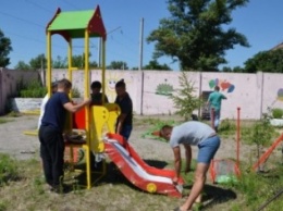 В ближайшие недели в Чернигове установят 12 детских игровых площадок. Список адресов