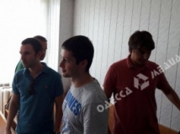 Мажора, подравшегося в Одессе с нардепом, отпустили под домашний арест
