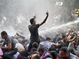 В Ереване полиция вновь разогнала оппозиционный митинг
