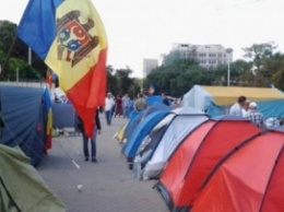 Социалисты сняли палатки в центре Кишинева, но говорят - ненадолго