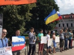 В Москве радикалы напали на участников митинга против войны в Украине