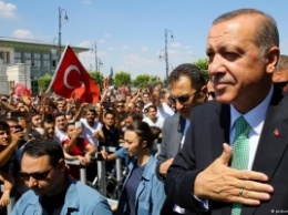 Президент Турции осудил безразличие мировых держав на фоне путча