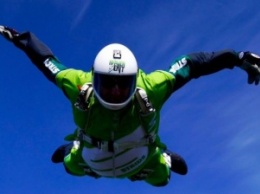 Американец впервые в истории совершил прыжок с высоты 7,6 километра без парашюта