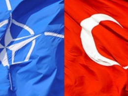 Силовики окружили базу НАТО в Турции "для проверки безопасности"