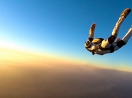 В США скайдайвер прыгнул с самолета без парашюта с высоты 7,6 км (Видео)