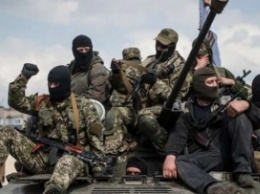 Войска РФ укрепляют позиции возле Луганска и обустраивают новые под Донецком