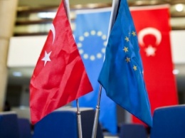 Турция пригрозила разорвать с ЕС соглашение о беженцах без визовой либерализации