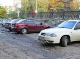 В Симферополе не осталось ни одной бесплатной парковки или автостоянки