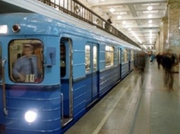 В Киеве мужчина пронес в метро автоматные патроны