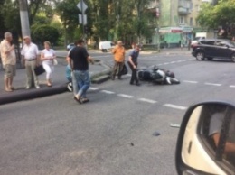 ДТП в центре Днепра: владелица BMW X5 скрылась с места аварии