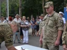 В Николаеве 60 военных моряков приняли присягу на верность Украине