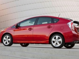 Дебют новой Toyota Prius отложен