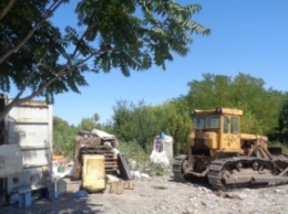 В Диевке нечем дышать из-за незаконной свалки: тысячи тонн мусора вот-вот погубят зеленую балку (ФОТО)