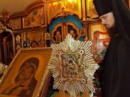 Сегодня православная церковь чтит Почаевскую икону Божией Матери