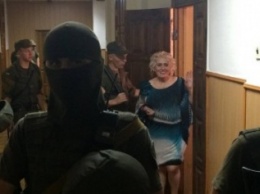 Штепа на суде "объяснилась" журналистам в любви и послала им воздушный поцелуй (ФОТО)