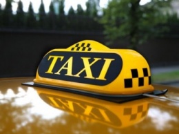 На западе Москвы таксиста похитили после ДТП