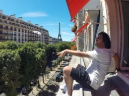Киркоров прогулялся по крыше отеля в Париже