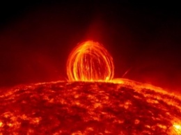 NASA показало на Солнце «корональный дождь»