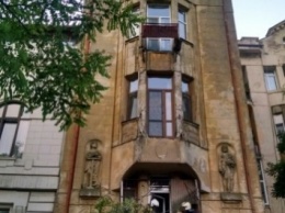 В центре Одессы с памятника архитектуры обвалились три балкона